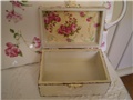 shabby box